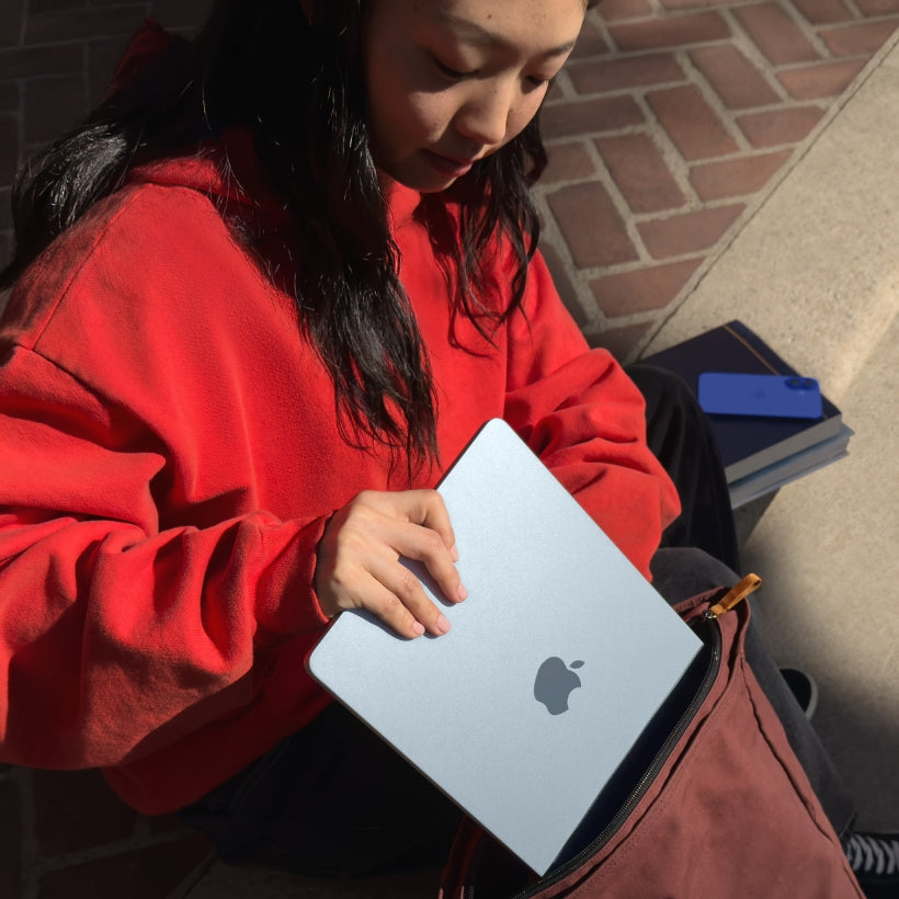 ماك بوك اير M4 مقاس 13 بوصة